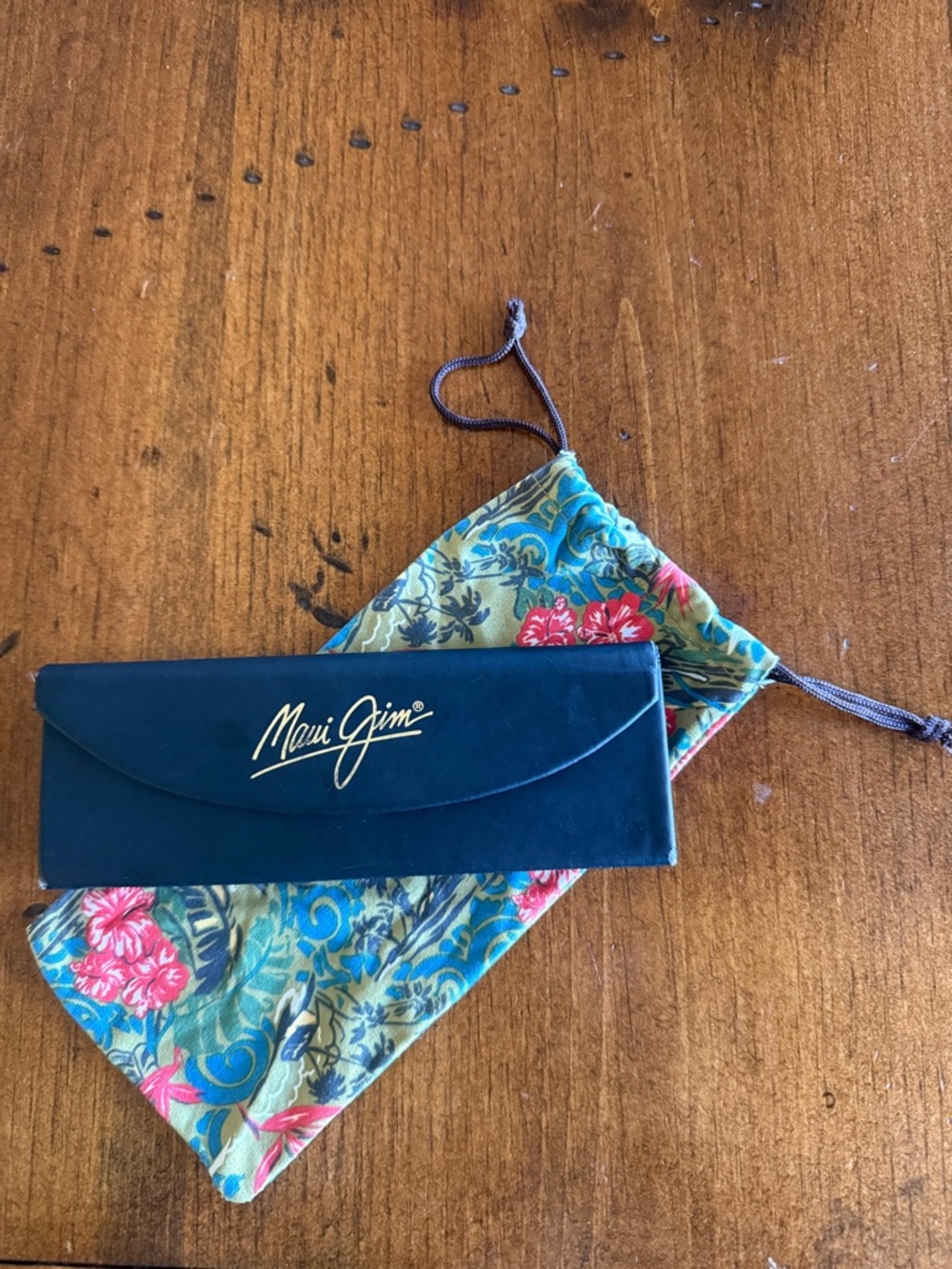 Maui Jim Glass Case and Bag
